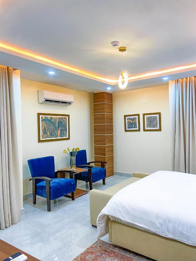 Plush Hotel,Абуджа Экстерьер фото