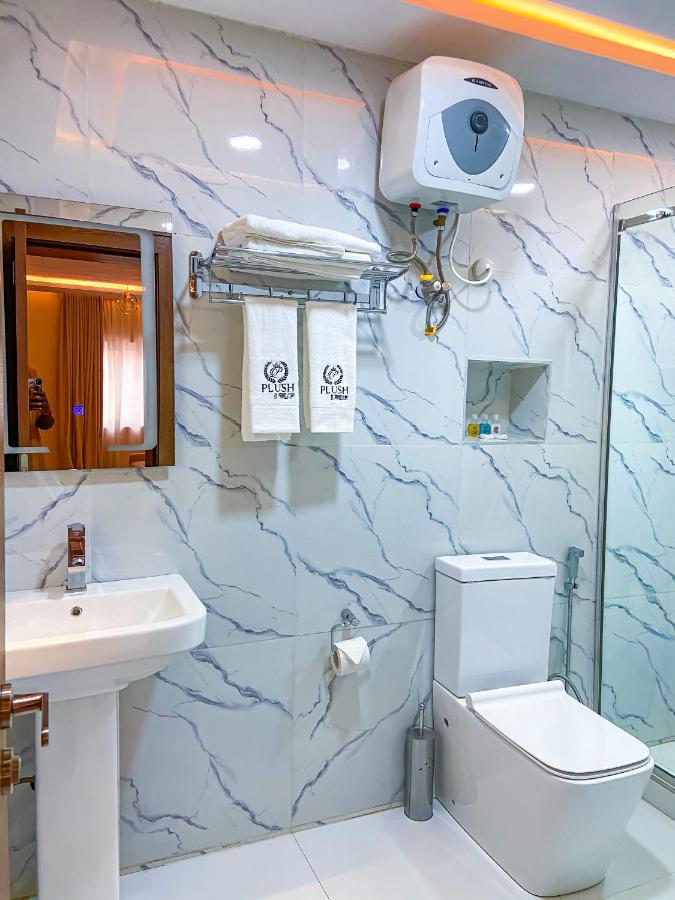 Plush Hotel,Абуджа Экстерьер фото